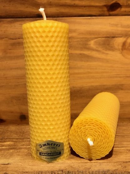 Gerollte Bienenwachskerze Länge 15cm - Durchmesser 6cm