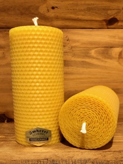 Gerollte Bienenwachskerze 15cm 7cm