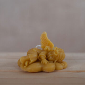 Kerze liegender Engel