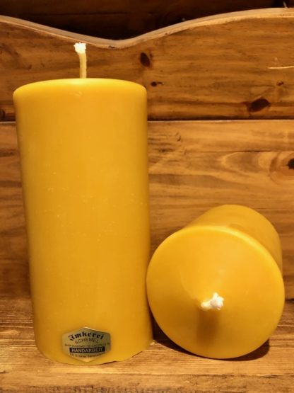 Gegossene Bienenwachskerze Länge 20cm, Durchmesser 6,5cm