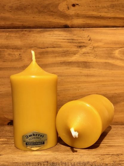 Gegossene Bienenwachskerze Länge 9,5cm, Durchmesser 6cm